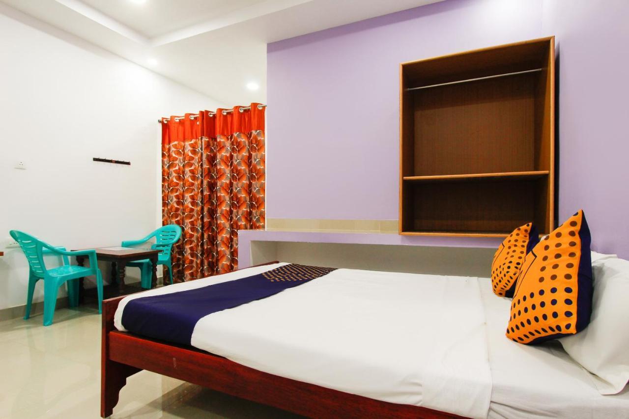 Spot On 63783 Rehoboth Guest House Tiruchchendūr Екстериор снимка