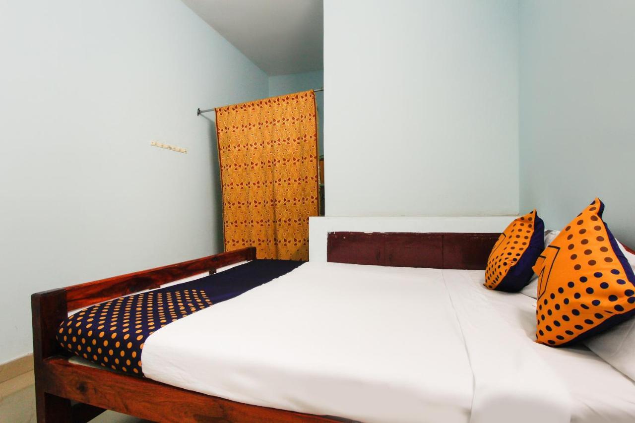Spot On 63783 Rehoboth Guest House Tiruchchendūr Екстериор снимка