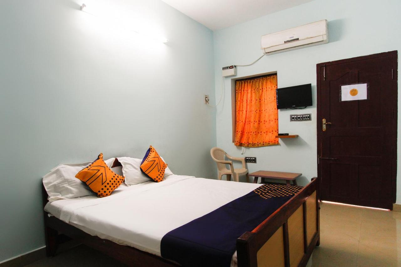 Spot On 63783 Rehoboth Guest House Tiruchchendūr Екстериор снимка